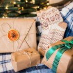 Zero waste gift wrapping with kraft paper or fabric.