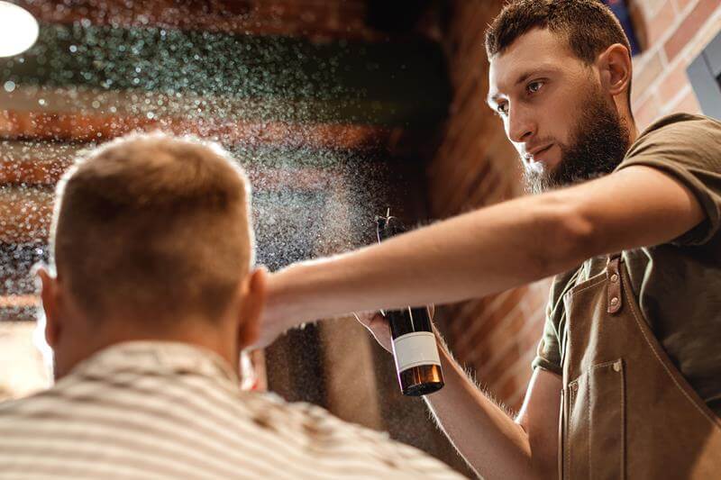 Styling of men’s canadian haircut with sustainable products